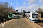 In Wuppertal-Sonnborn treffen sich Regio-Bahn VT 104 (ex Bayerische Oberlandbahn) nach Mettmann und 429 020 als S 9 nach Wuppertal Hbf. (11.03.2021) <i>Foto: Wolfgang Bügel</i>