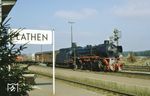 042 336 wartet im Bahnhof Lathen eine Überholung ab. Zu Dampfzeiten war der Einschnitt südlich von Lathen im ansonsten brettebenen Emsland ein gern aufgesuchter Fotostandpunkt. (03.1972) <i>Foto: Robin Fell</i>