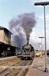Auch E 1794 nach Bamberg (-Stuttgart) war am letzten Betriebstag mit Dampf pünktlich unterwegs. In Münchberg hatte der von 001 168 geführte Zug von 16.10 Uhr bis 16.12 Uhr planmäßig Aufenthalt. (01.06.1973) <i>Foto: Dieter Junker</i>