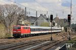 GfF 111 200 mit NX-Ersatzzug RB 32436 aus Köln in Wuppertal-Unterbarmen.  (15.04.2021) <i>Foto: Wolfgang Bügel</i>