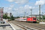 ÖBB 1116.279 fährt mit EC 85 (München - Kufstein - Innsbruck - Brenner - Bozen - Verona - Bologna) in den Bahnhof München Ost ein. (07.05.2015) <i>Foto: Stefan von Lossow</i>