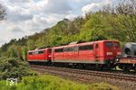 Schönheitsvergleich zwischen den reaktivierten Railpool-Loks 151 129 und 151 045 vor dem Coilszug nach Andernach. (03.05.2021) <i>Foto: Joachim Bügel</i>