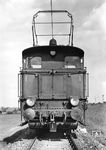 Die Baureihe E 60 war ab 1927 als elektrische Rangierlok konzipiert. E 60 13, deren elektrischer Teil von SSW geliefert wurde, war geringfügig leichter als die anderen Loks, die komplett von AEG hergestellt worden waren. Sie war bis 1979 im Einsatz und wurde am 25. Oktober 1979 ausgemustert.  (01.04.1953) <i>Foto: BD München (Steidl)</i>