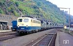 Zunächst hatte es der Schrottzug nicht sehr eilig, sodass er in St. Goarshausen erneut erlegt werden konnte. (10.08.1988) <i>Foto: Joachim Bügel</i>