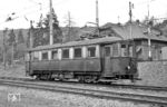 ET 2 der Albtal-Verkehrs-Gesellschaft mbH (AVG) im Bahnhof Busenbach. Das 1910 bei Herbrandt gebaute Fahrzeug war bis 1964 im Einsatz. (20.10.1962) <i>Foto: Helmut Röth</i>