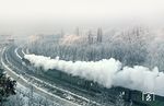 An einem nebelig-kalten Wintertag dampft die Dortmunder 03 1013 mit D 269 (Basel - Dortmund) bei Namedy durch das Rheintal. (20.01.1955) <i>Foto: Carl Bellingrodt</i>