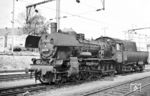 38 3139 (Bw Trier) wartet in Luxembourg auf die Übernahme des D 227 "Montan-Express". (14.07.1957) <i>Foto: Jacques H. Renaud</i>