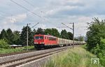 155 239 der Erfurter Bahnservice mit einem Schnittholzzug aus Tschechien zwischen Leipzig-Schönefeld und -Thekla. (10.06.2021) <i>Foto: Ralf Opalka</i>