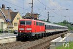 GfF 111 200 fährt mit RB 32517 nach Bonn in Wuppertal-Vohwinkel ein. (11.06.2021) <i>Foto: Wolfgang Bügel</i>