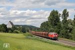 225 805 mit einem Kieszug von Roßberg nach Friedrichshafen bei Aulendorf. (09.07.2012) <i>Foto: Marvin Christ</i>