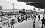 41 018 erreicht mit ihrem Sonderzug aus Attnang-Puchheim den Bahnhof Schärding. (25.05.1980) <i>Foto: Karsten Risch</i>