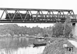 118 029 mit einem Eilzug auf der Donaubrücke bei Regensburg-Prüfening. (1983) <i>Foto: Karsten Risch</i>