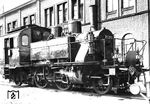 71 211 war eine bayr. Pt 24.16 mit mechanischer Rostbeschickung, die zwischen 1906 und 1909 in zwölf Exemplaren gebaut wurde. Die mechanische Rostbeschickung (wie bei den PtL2/2 bzw. 98.3) und die beidseitigen Übergangseinrichtungen für den einmännigen Betrieb waren für den Einsatz der Loks im Münchner Vorortverkehr gedacht. Die Lok wurde 1936 ausgemustert. (1927) <i>Foto: Rudolf Kallmünzer</i>