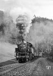 64 020 (Bw Bayreuth) mit einem Personenzug irgendwo im Fichtelgebirge. (1941) <i>Foto: Karl-Ernst Maedel</i>
