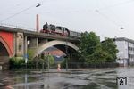 78 468 rollt mit DPF 63045 aus Remscheid über die Wupperbrücke in Wuppertal-Rauenthal. Carl Bellingrodt fotografierte hier 82 Jahren zuvor die Essener 78 231 (vgl. Bild-Nr. 50407). (28.08.2021) <i>Foto: Wolfgang Bügel</i>
