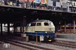 218 488 von Railsystems Gotha in Hamburg Hbf. Die Lok begann ihre Karriere am 01.09.1978 auch im hohen Norden, in Lübeck. (18.08.2021) <i>Foto: Zeno Pillmann</i>