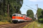111 111 hat mit Ersatzzug RB 93676 (für RB 32517) nach Bonn soeben den Bahnhof Gruiten verlassen. (14.09.2021) <i>Foto: Joachim Bügel</i>