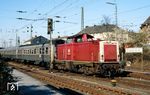 212 264 fährt mit N 5711 aus Wuppertal (über Remscheid) in Solingen-Ohligs (heute: Solingen Hbf) ein. (06.03.1989) <i>Foto: Joachim Bügel</i>