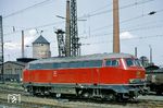 Die frisch im Aw Bremen abgenommene V 160 125 in Bremen Hbf. Anschließend wurde sie dem Bw Braunschweig zugeteilt. (11.05.1967) <i>Foto: J. Davenport</i>