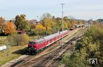 218 387 fährt mit RE 57410 (München - Memmingen) aus dem Bahnhof Kaufering. (25.10.2013) <i>Foto: Stefan von Lossow</i>