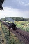 01 1080 passiert mit einem Schnellzug das Einfahrsignal von Capelle an der Strecke Münster - Lünen.  (03.08.1965) <i>Foto: H.D.Kremer</i>
