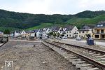 Die ehemalige Bahnstrecke in Dernau nach der Flut. (15.08.2021) <i>Foto: Michael Hubrich</i>