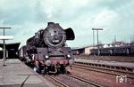 41 227 (Bw Magdeburg) setzt im Bahnhof Helmstedt vom D 1034 aus Leipzig ab. (04.1967) <i>Foto: Bruno Gode</i>