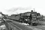 01 1078 vom Bw Hagen-Eckesey verlässt mit dem D 32 nach Köln den Hauptbahnhof von Münster. (13.01.1952) <i>Foto: W.G. Jackson</i>