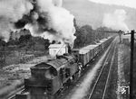 96 017 schiebt einen Güterzug aus dem Bahnhof Probstzella/Thüringen in Richtung Ludwigsstadt/Bayern. (1930) <i>Foto: RVM (Köditz)</i>
