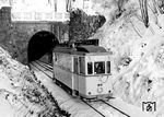 Tw 105 (Talbot, Baujahr 1927) auf der Linie 5 von Elberfeld nach Solingen am 188 m langen Stöckener Tunnel in Solingen. Die letzte Fahrt einer Straßenbahn in Solingen fand am 3. Mai 1969 statt. (13.01.1958) <i>Foto: Ulrich Schneider, Slg. Uwe Meiß</i>