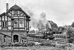 50 3675 vom Bw Halberstadt fährt mit einem Nahgüterzug aus Quedlinburg. Die Lok entstand im August 1961 aus 50 1700 und wurde erst am 06.02.1990 ausgemustert. (10.06.1978) <i>Foto: Joachim Schmidt</i>