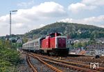 212 325 fährt mit N 5660 aus Solingen über Remscheid in den Betriebsbahnhof Wuppertal-Rauenthal ein. (29.04.1989) <i>Foto: Wolfgang Bügel</i>