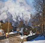 86 1056 auf dem damals letzten Refugium der Baureihe 86, der Strecke von Schlettau nach Crottendorf im Erzgebirge, in Crottendorf. (11.01.1988) <i>Foto: Joachim Schmidt</i>