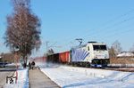 185 661 (Lokomotion 661) mit einem Güterzug bei Deisenhofen. (10.02.2013) <i>Foto: Stefan von Lossow</i>