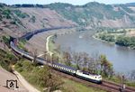 181 224 mit D 2056 (Koblenz - Luxembourg) am Pündericher Hangviadukt. (01.05.1989) <i>Foto: Wolfgang Bügel</i>