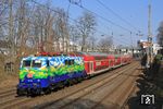 111 074 mit Ersatzzug RB 34992 nach Wuppertal-Oberbarmen in Wuppertal-Elberfeld. (23.03.2022) <i>Foto: Wolfgang Bügel</i>