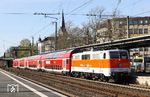 Und da ist er wieder: 111 111 schiebt den NX-Ersatzzug RB 74323 nach Köln Hbf aus Solingen Hbf. (11.04.2022) <i>Foto: Joachim Bügel</i>