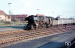 01 1091 (Bw Rheine) fährt mit E 733 aus Essen in Leer (Ostfriesl) ein. (1968) <i>Foto: Heiko Hamm</i>