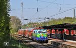 111 074 fährt mit Ersatzzug 24147 aus Bonn in (Haan-) Gruiten ein. (28.04.2022) <i>Foto: Joachim Bügel</i>