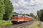 111 111 mit RB 24142 nach Wuppertal-Oberbarmen (Ersatzzug für RB 32520) bei Solingen-Ohligs. (27.05.2022) <i>Foto: Joachim Bügel</i>