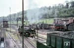 Blick in das Bw Kassel mit den dort restaurierenden Loks des Baureihen 44 und 50 sowie 86 286.  (1966) <i>Foto: Günter Hauthal</i>