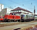 119 011 und 211 321 aus Schwandorf in Nürnberg Hbf. (09.1973) <i>Foto: Ferdinand Leja</i>