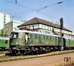 119 011 vor dem D 586 (München - Bremerhaven Lehe) in Nürnberg Hbf. (09.1973) <i>Foto: Ferdinand Leja</i>