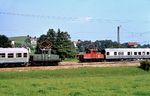 In Saulgrub kreuzen N 6610 nach Murnau mit 169 002 und N 6609 nach Oberammergau mit der roten 169 003. (08.09.1979) <i>Foto: Prof. Dr. Willi Hager</i>