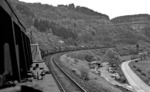 Blick aus 044 332-5 auf den angehängten Güterzug kurz vor der Einfahrt nach Horb. (10.05.1969) <i>Foto: Burkhard Wollny</i>