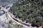 Lok No. 844 und 3985 "Challenger" der Union Pacific Bahngesellschaft mit einem Sonderzug im Feather River Canyon in Kalifornien. (27.04.1991) <i>Foto: Jack Garcia</i>