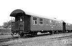 Im Mai 1965 begann auf der Schmalspurbahn die Auslieferung des neuem Wagenmaterials. Dazu gehörte auch der Halbgepäckwagen KBD4i 150 Kar. (27.08.1966) <i>Foto: Helmut Röth</i>