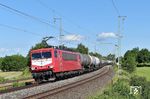 155 183 der Maik Ampft Eisenbahndienstleistungen mit einem Kesselwagen-Ganzzug nach Hof bei Reuth im Vogtland. (12.06.2022) <i>Foto: Ralf Opalka</i>