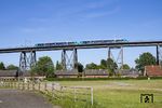 Auch der RE 21974 nach Flensburg wurde anlässlich der Kieler Woche als Doppeleinheit gefahren und rumpelt hier über die Rendsburger Hochbrücke. (21.06.2022) <i>Foto: Thorsten Eichhorn</i>