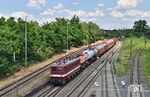 Nach der Veranstaltung brachte 211 030 des Eisenbahnmuseums Arnstadt den Zug zurück nach Engelsdorf, aufgenommen in der nördlichen Einfahrt von Leipzig-Schönefeld. (26.06.2022) <i>Foto: Ralf Opalka</i>